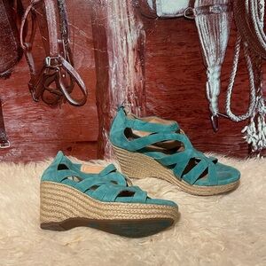 Sofft turquoise suede shoes